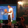 20100726安麗紐崔萊NBA魔獸Dwight Howard見面會150.JPG