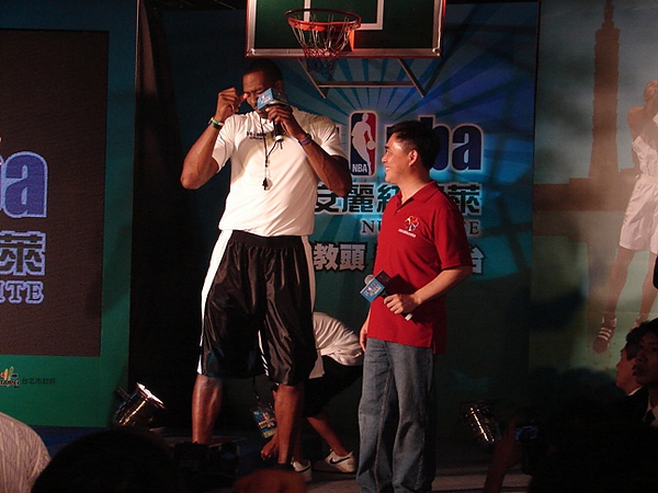 20100726安麗紐崔萊NBA魔獸Dwight Howard見面會68.JPG