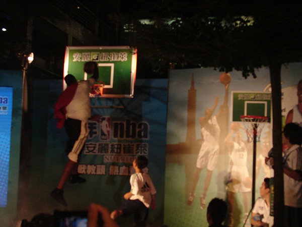 20100726安麗紐崔萊NBA魔獸Dwight Howard見面會155.JPG