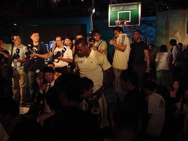 20100726安麗紐崔萊NBA魔獸Dwight Howard見面會182.JPG