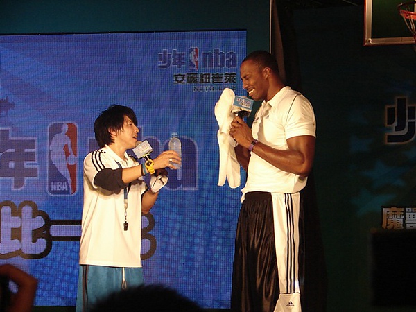 20100726安麗紐崔萊NBA魔獸Dwight Howard見面會103.JPG