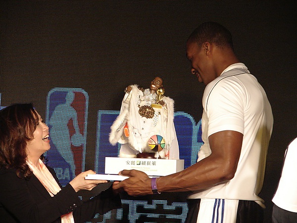 20100726安麗紐崔萊NBA魔獸Dwight Howard見面會39.JPG