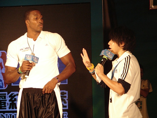 20100726安麗紐崔萊NBA魔獸Dwight Howard見面會82.JPG