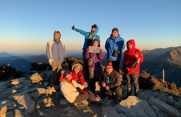 line_1008116743625a600.jpg line_1008116743625a600.jpg