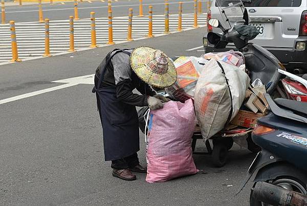 邊走邊看隨意拍~彰化市傍晚街景