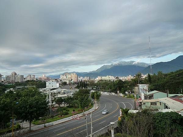 美崙山--松園. 美崙溪.花蓮港