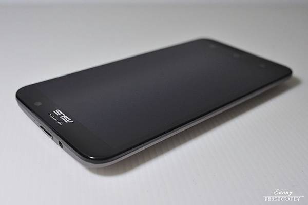 ASUS ZenFone 2 ZE551ML 5.5吋 FHD 旗艦款 4G LTE 手機 (4G/32G)