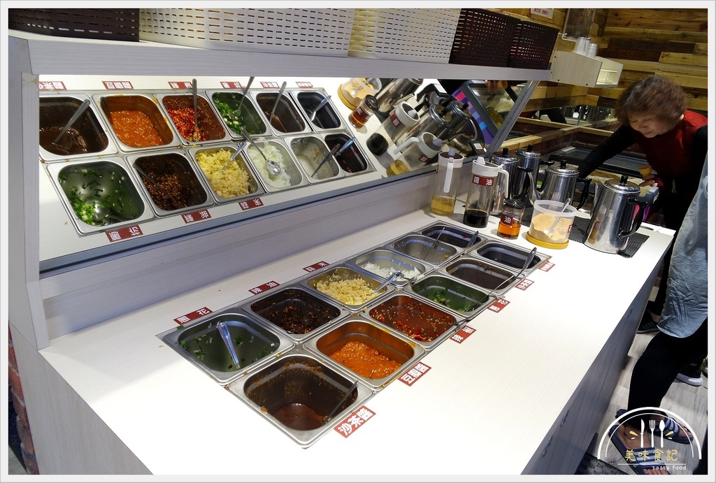 六扇門-草屯中山店