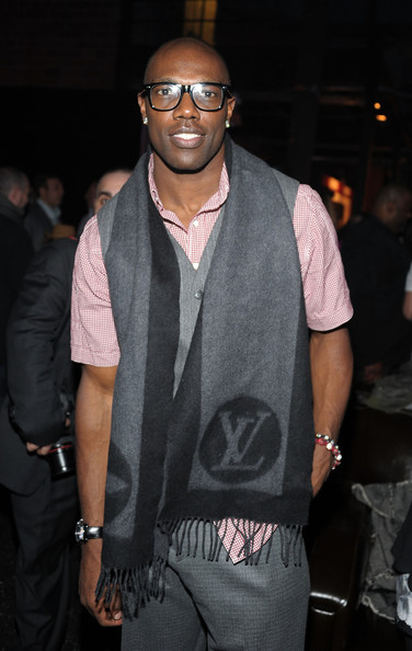 Terrell-Owens-Louis-Vuitton-Cardiff-Scarf-2