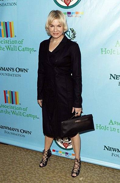 Renee-Zellweger-Hermes-Black-Leather-Kelly-Cut-Handbag-Hermespurseforum