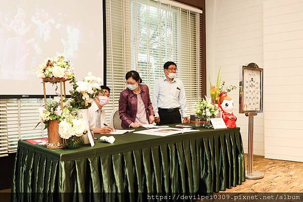 img_-394.jpg img_-394.jpg