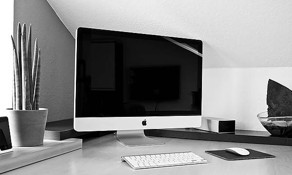 Apple_iMac_27_Core_i5_by_Reniro