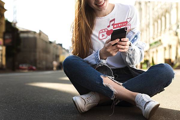 young-people-using-reels.jpg young-people-using-reels.jpg