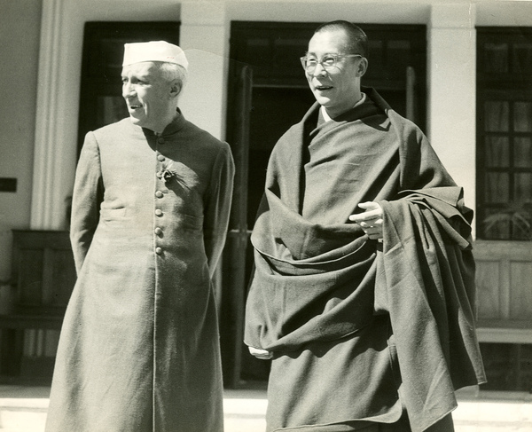 HH with Nehru in 1959.jpg