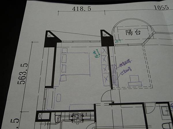 2.主臥室電視可否用懸空的？