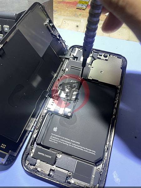 來了台美版13Pro不開機維修