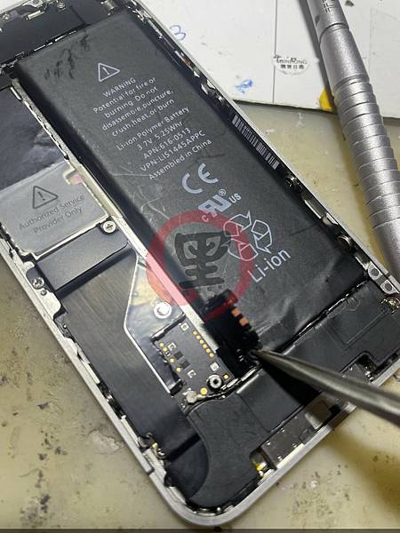 玩轉老機 iPhone 4 不開機修復