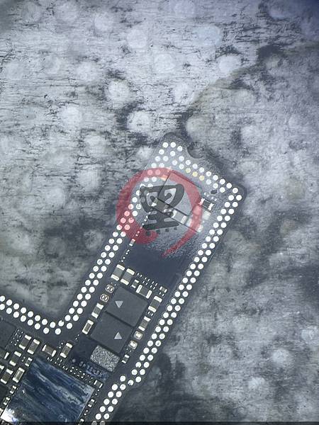 iPhone 14Pro 無法開機＋震動爆走