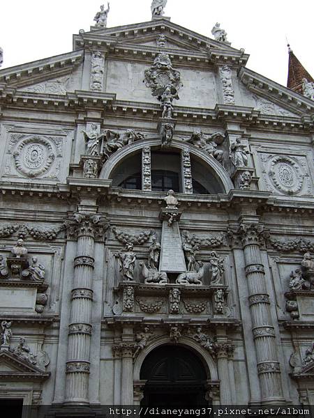 Don't know the name of this chapel, but it's really amazingly beautiful!! (1).JPG