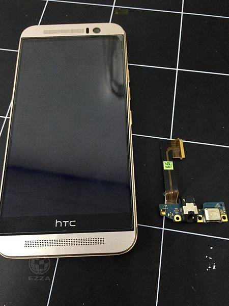 HTC M9 耳機孔充電孔都失效.jpg HTC M9 耳機孔充電孔都失效.jpg