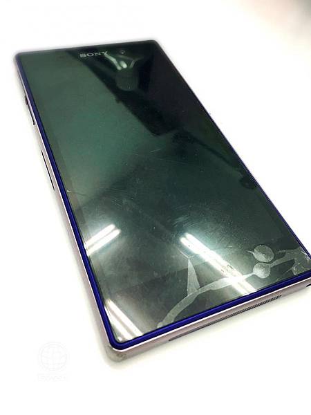 SONY Z1碎裂.jpg SONY Z1碎裂.jpg