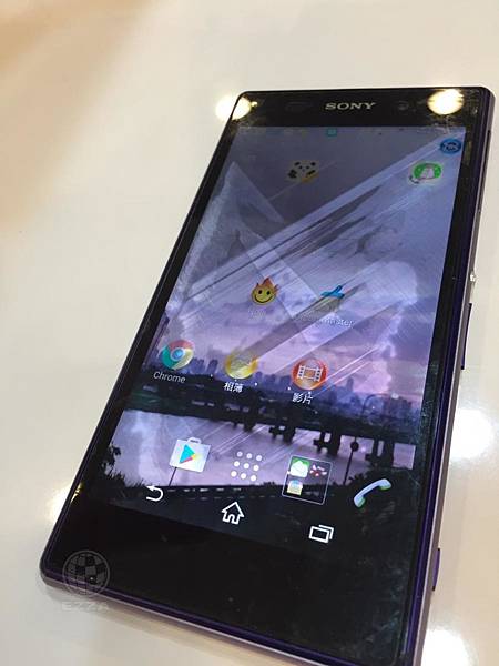 SONY Z1面板水痕.jpg SONY Z1面板水痕.jpg