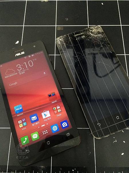 Asus ZenFone 5摔破頭.jpg Asus ZenFone 5摔破頭.jpg