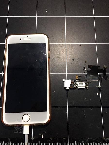 IPHONE6 充電孔好鬆.jpg IPHONE6 充電孔好鬆.jpg