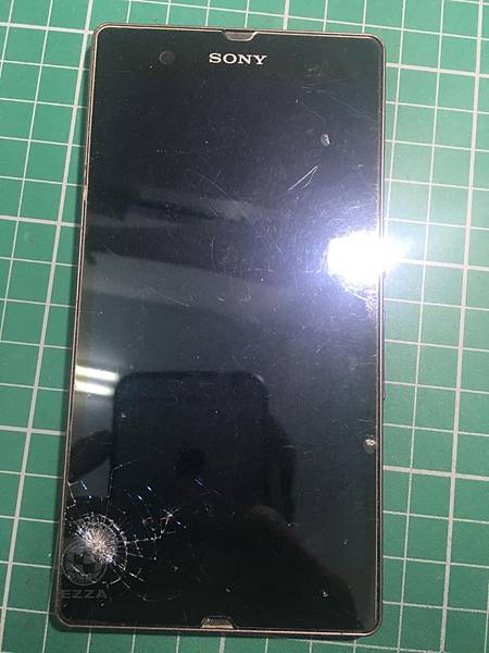SONY Z面板破裂.jpg SONY Z面板破裂.jpg