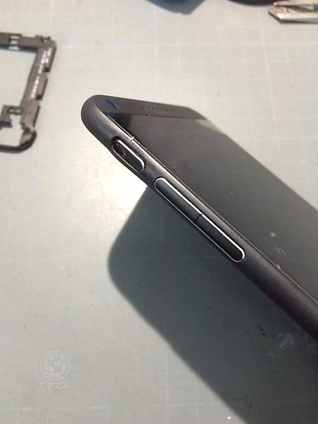 HTC816 開機鍵凹陷.jpg HTC816 開機鍵凹陷.jpg