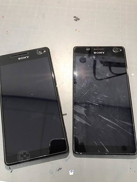 SONY C4內部液晶破裂.jpg SONY C4內部液晶破裂.jpg