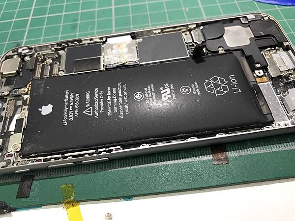 I6電池膨脹.jpg I6電池膨脹.jpg