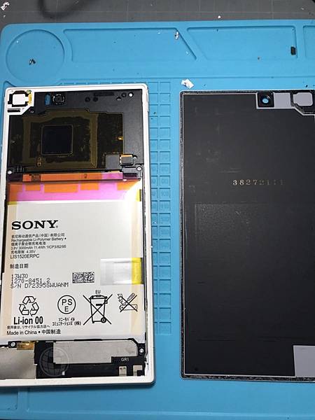 m9+換電池.jpg m9+換電池.jpg