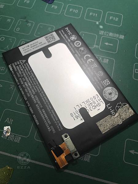 M7換電池.jpg M7換電池.jpg