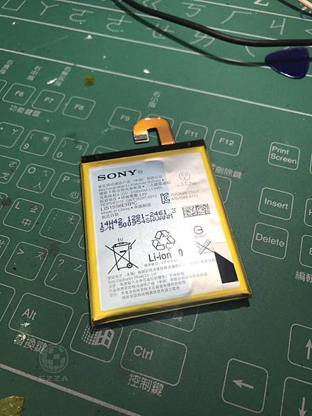 Z3電池膨脹(2).jpg Z3電池膨脹(2).jpg