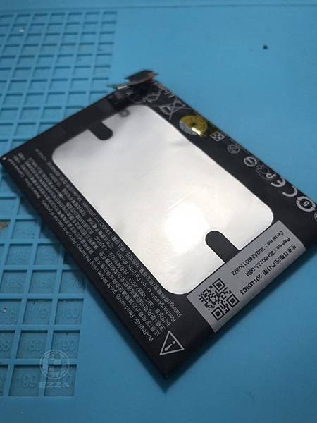 HTC 蝴蝶2電池膨脹.jpg HTC 蝴蝶2電池膨脹.jpg