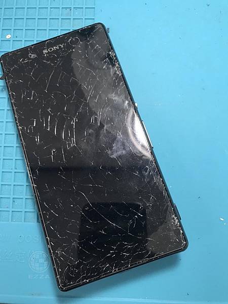 HTC M8 面板撐起.jpg HTC M8 面板撐起.jpg