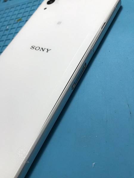 SONY Z2背蓋合不起.jpg SONY Z2背蓋合不起.jpg