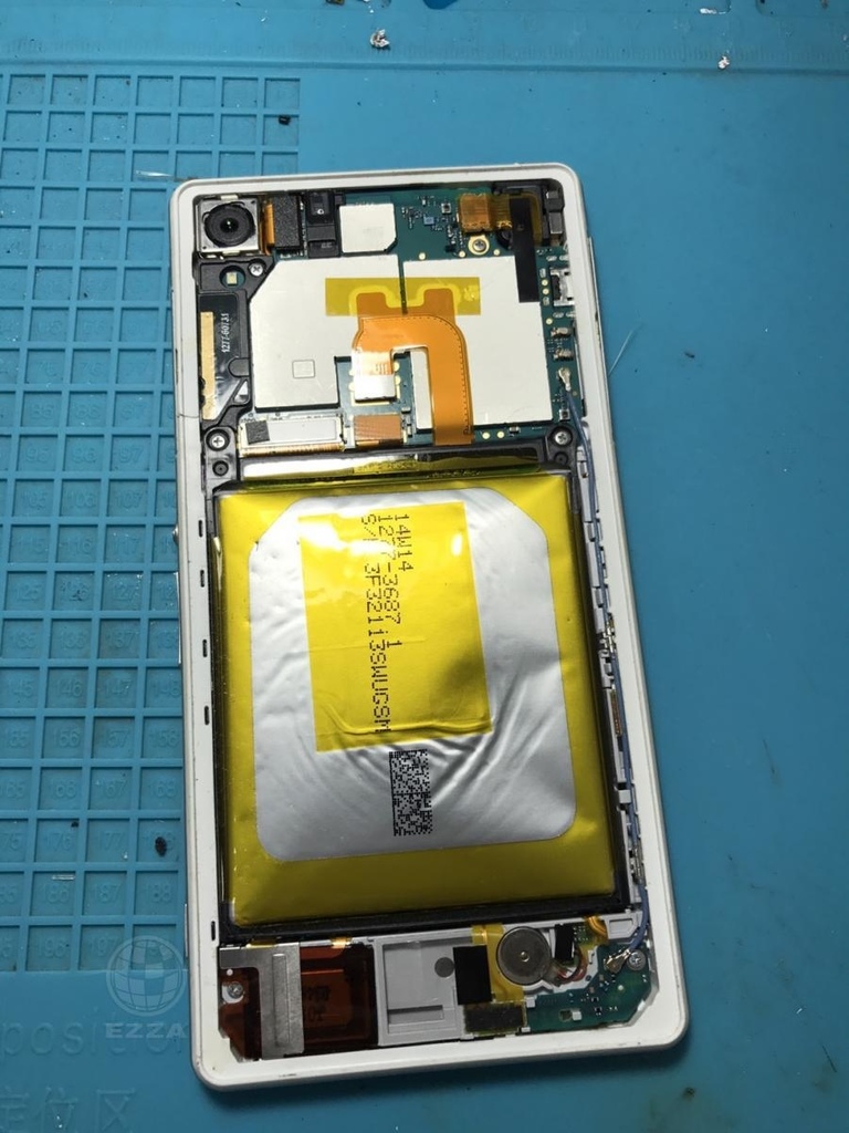 SONY Z2電池膨脹(2).jpg SONY Z2電池膨脹(2).jpg