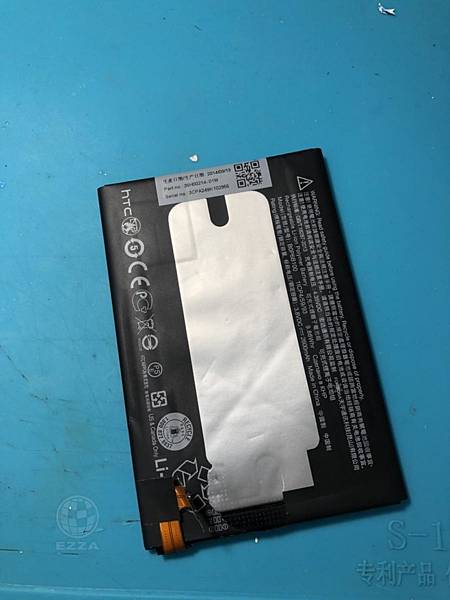 HTC E8電池更換.jpg HTC E8電池更換.jpg
