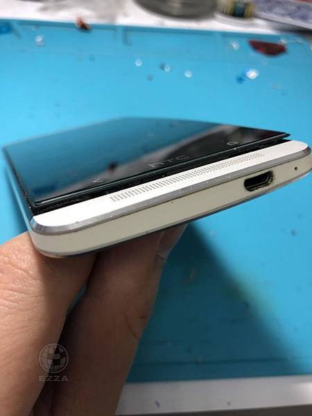 HTC 10充電孔燒毀.jpg HTC 10充電孔燒毀.jpg