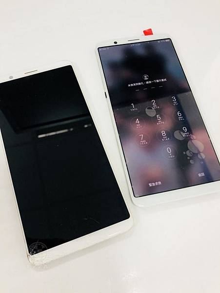 ZenFone3 ZOOM液晶破裂.jpg ZenFone3 ZOOM液晶破裂.jpg