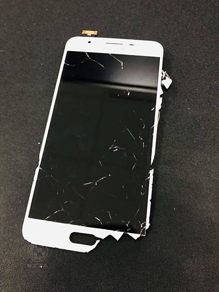 IPHONE7面板慘破.jpg IPHONE7面板慘破.jpg