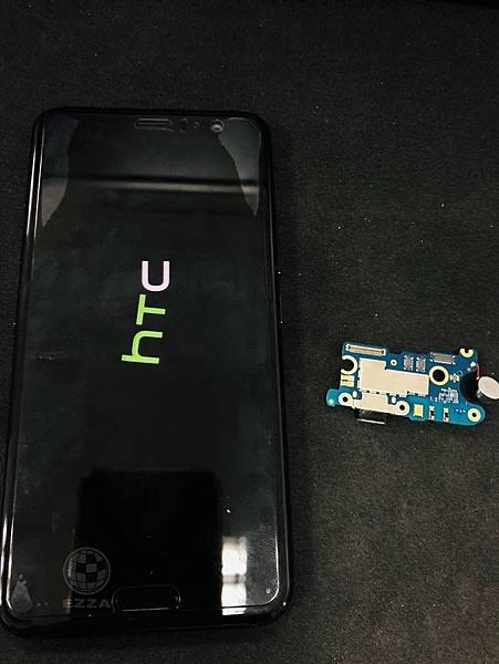 三星J7 pro電池膨脹.jpg 三星J7 pro電池膨脹.jpg