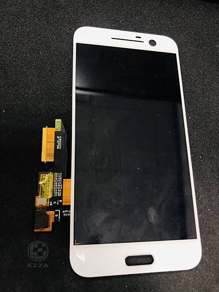 ZenFone 4 ZE554KL面板破裂.jpg ZenFone 4 ZE554KL面板破裂.jpg