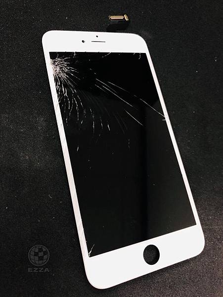ZenFone 4 ZE554KL面板破裂.jpg ZenFone 4 ZE554KL面板破裂.jpg
