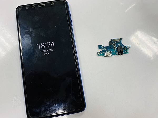 SAMSUNG A7 2018充電異常.jpg SAMSUNG A7 2018充電異常.jpg
