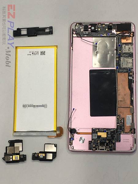 ZENFONE-3-ULTRA-不充電維修-3-e1585301827467-768x1024.jpg ZENFONE-3-ULTRA-不充電維修-3-e1585301827467-768x1024.jpg
