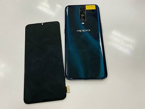 華碩ZenFone4更換螢幕(1).jpg 華碩ZenFone4更換螢幕(1).jpg