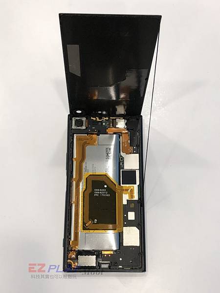 SONY-XZP手機維修_更換電池02-768x1024.jpg SONY-XZP手機維修_更換電池02-768x1024.jpg